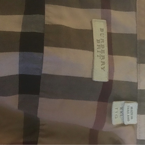 Authentic Burberry 👕 - Picture 11 of 13